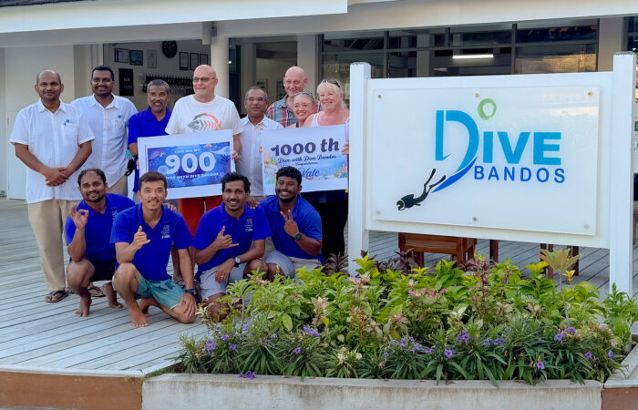 Bandos Maldives recently celebrated a remarkable achievement with two of its most loyal guests, Kate and Andy, who share a decades-long connection with the island.
